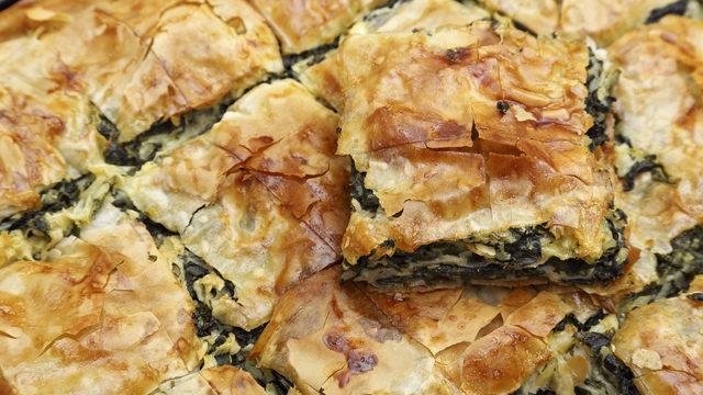 Altın günlerinin yıldızı çıtır börekler için dumanı üzerinde 7 püf noktası