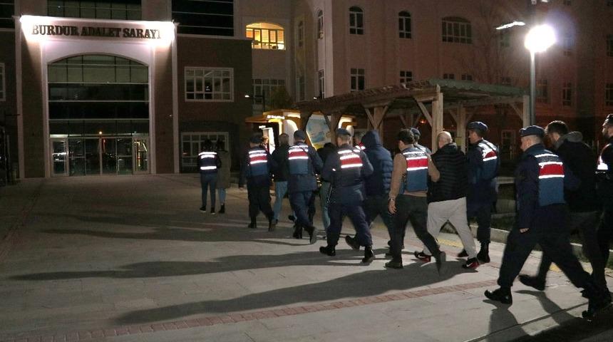 Burdur'daki "K&ouml;k&uuml;n&uuml; Kurutma Operasyonu"nda 5 ş&uuml;pheli tutuklandı