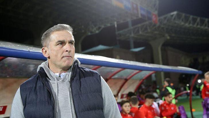 A Milli Takım teknik direktörü Stefan Kuntz ve Mert Günok basın toplantısında dikkat çeken açıklamalarda bulundu! Kuntz'dan oruç iddialarına yanıt...  G3