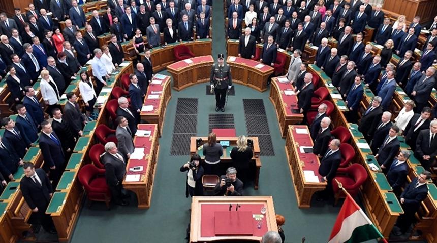 Macaristan'dan Finlandiya'nın NATO'ya katılımını yeşil ışık