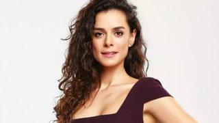 Özge Özpirinçci'den  Esra Balamir'e sert 'Paçozlaşıyor' yanıtı! Sonsuza kadar isyan