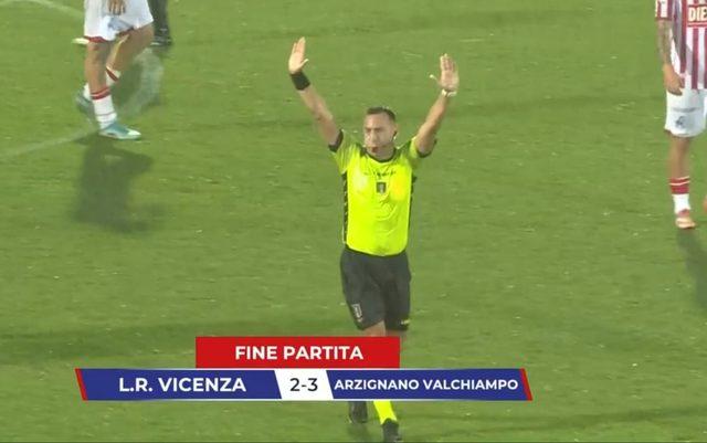 italian-referee-priceless-reaction-realises-805790760
