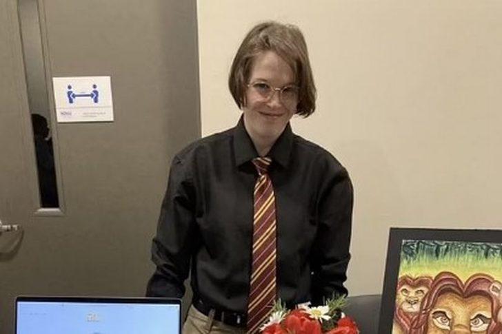 İlkokula saldırı anları kamerada! Ön kapıdan girdi, elini kolunu sallayarak dolaştı: 3’ü çocuk 6 ölü G4