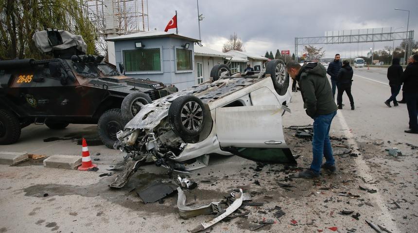 Eskişehir'de uygulama noktasındaki kazada 5'i polis 6 kişi yaralandı