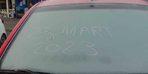 Kars’ta soğuktan araçların camları dondu