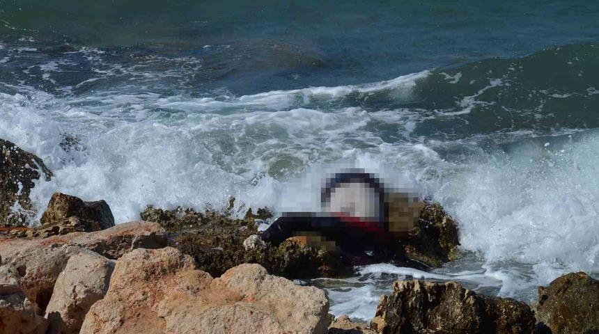 Didim sahilinde kıyıya vurmuş ceset bulundu