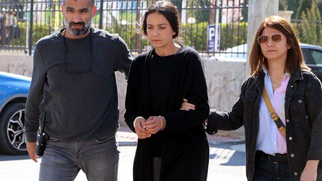 Eşini sırtından bıçaklayarak öldürmüştü! Vahşetin nedeni kıskançlık çıktı