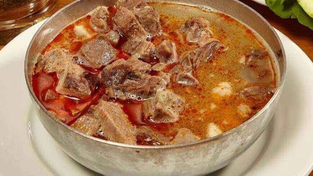 Yiyenin müptelası olduğu kelle paça çorbası nasıl yapılır? Zuhal Topal'la Yemekteyiz kelle paça tarifi