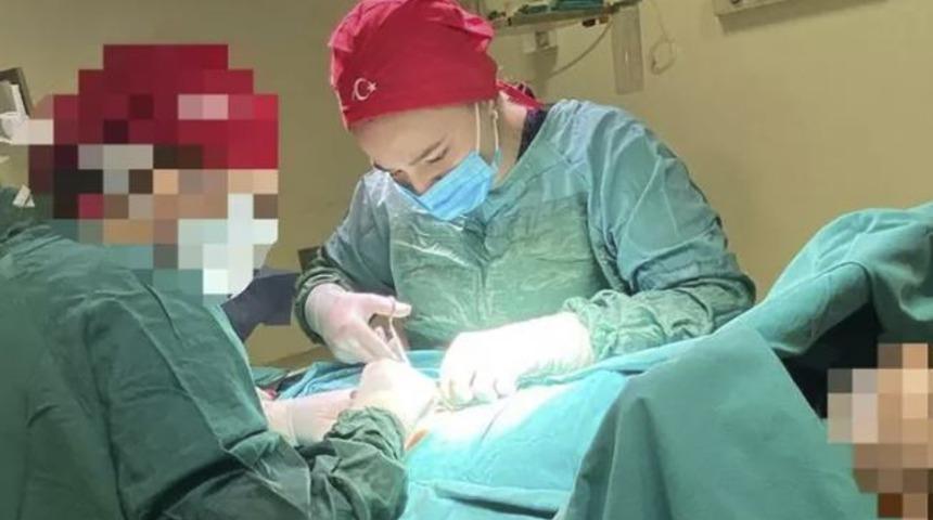 T&uuml;rkiye'nin g&uuml;nlerce konuştuğu 'sahte doktor' Ayşe &Ouml;zkiraz 5. duruşmada tahliye edildi