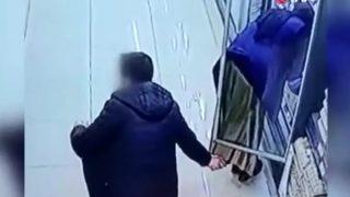 Kadınların etek altı görüntüsünü çekiyordu! Sapık komiser tahliye edildi