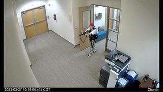 ABD'deki okul saldırısına ilişkin polis kamerası görüntüleri paylaşıldı! Saldırgan defalarca ateş ederek öldürüldü