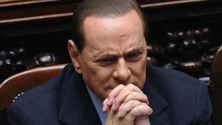 Eski İtalya Başbakanı Silvio Berlusconi kontrol amaçlı hastaneye kaldırıldı