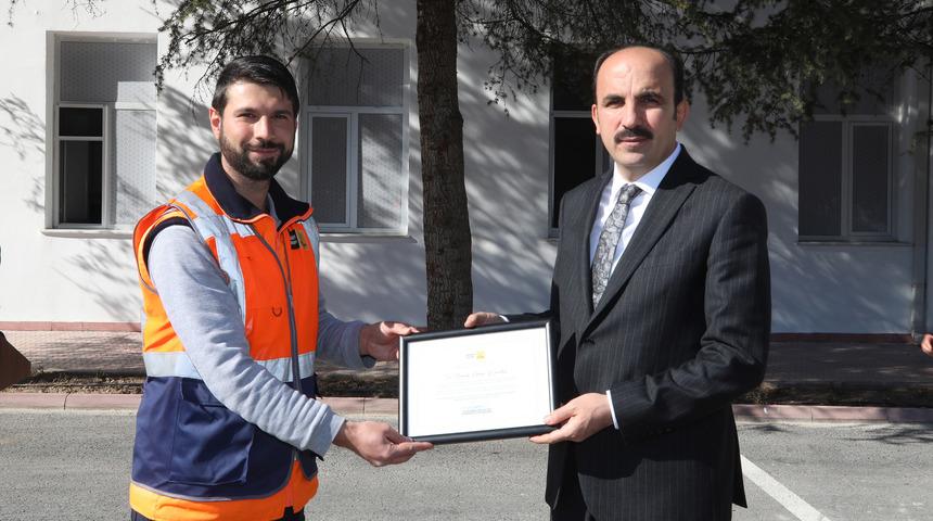Hatay'da nöbetini tamamlayan Konya Büyükşehir Belediyesi personeline teşekkür belgesi verildi