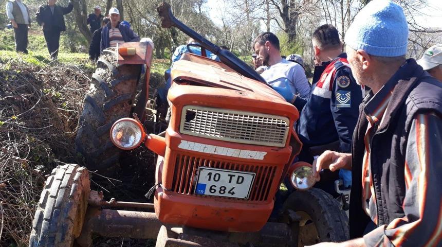 Balıkesir'de traktörün devrilmesi sonucu bir kişi öldü