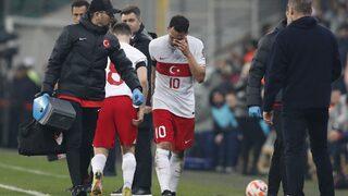 A Milli Takım'da sakatlık şoku! Hakan Çalhanoğlu oyuna devam edemedi, büyük üzüntü yaşadı