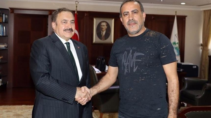 Bakan Eroğlu kül olan koy için türkü yazdı, Haluk Levent söyleyecek