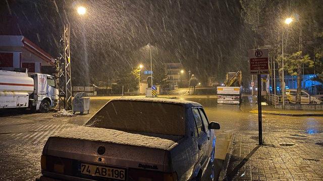 Karabük'ün yüksek kesimlerine kar yağdı