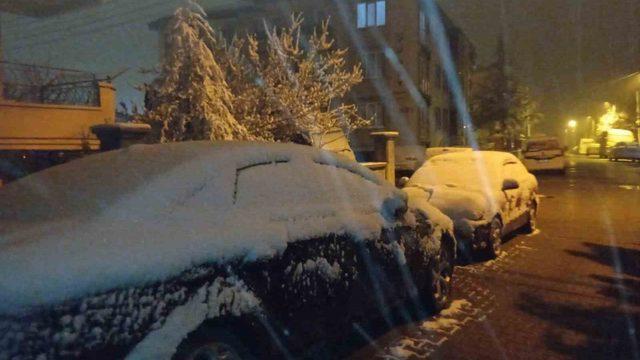 Afyonkarahisar’da kar yağışı etkili oldu