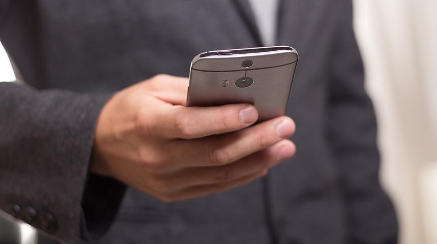 İthal cep telefonuna zam iptal mi? Akıllı cep telefonları gümrük zammı ile 200 dolardan 350 dolara yükseltilmişti: Karar, Resmi Gazete'de!
