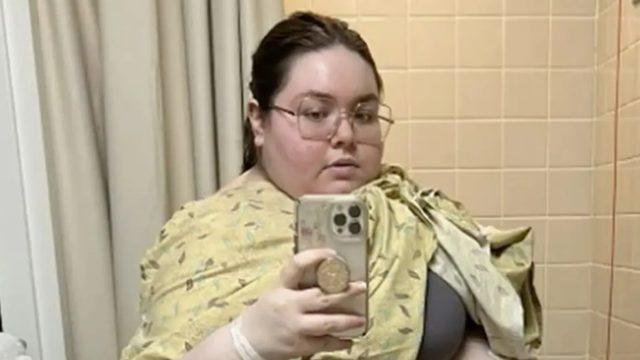 Karnında ortaya çıkan devasa kisti nedeniyle 10 çocuğa hamile gibi görünüyor! Bütün organlarım eziliyormuş gibi hissediyordum