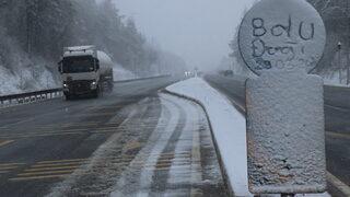 Bolu Dağı'nda kar etkili oluyor