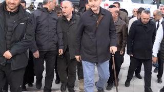 Süleyman Soylu rahatsızlığı sonrası ilk kez görüntülendi! Elinde bastonla yürüdü…