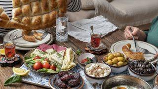 Uzmanı uyardı: Sakın bu hatayı yapmayın! İftarda uygulamanız gereken beslenme düzeni