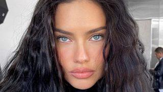 Eski formuna geri döndü! Adriana Lima güzelliğiyle mest etti