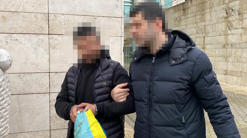 Tartıştığı arkadaşına dehşeti yaşattı! Cezaevine götürülürken söylediği sözler ise şaşkına çevirdi: "Çekin ağabey çekin, bu iş..."