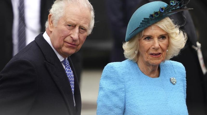 İngiltere Kralı 3. Charles ilk yurt dışı ziyaretini Almanya'ya yaptı! Berlin'de askeri törenle karşıladı