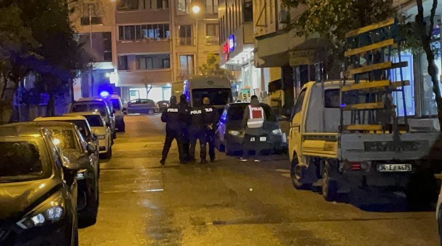 Küçükçekmece'de uzun namlulu silahla ateş açılan iş yerindeki 3 kişi yaralandı