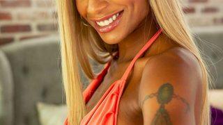 Sosyal medyada gündem yaratan itiraf! “Babam yetişkin film yıldızı olduğumu öğrendiğinde çok ağladı ama onun sırrını biliyorum”