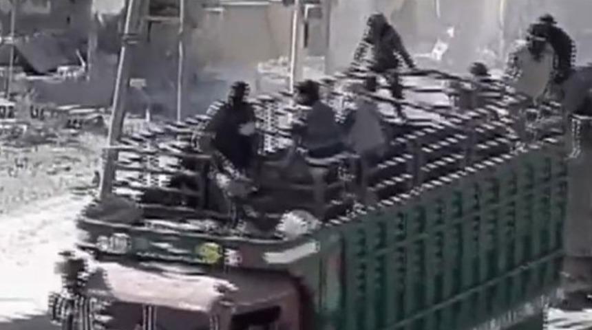 Ankaralı eltiler DEAŞ'tan bakın nasıl ka&ccedil;mış!