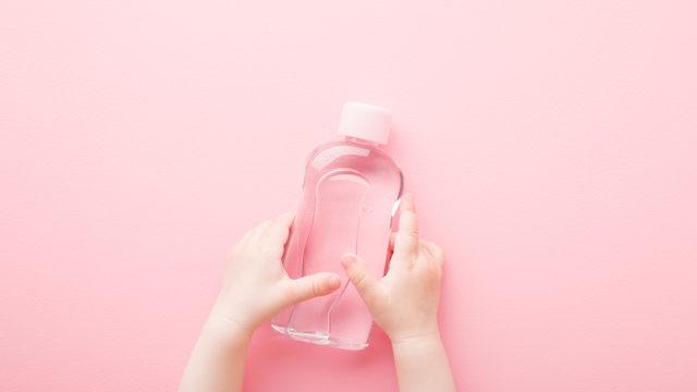 Bebek yağı faydaları nelerdir, bebek yağı yüze sürülür mü? Bebek yağı ne işe yarar, nasıl kullanılır?