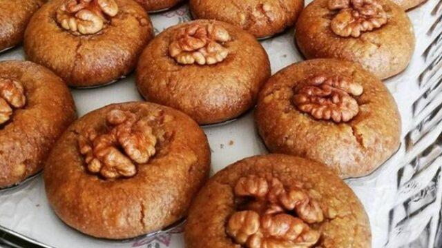 Nar gibi kızaran cevizpare tatlısı tarifi! Şekerpareye rakip cevizpare nasıl yapılır?