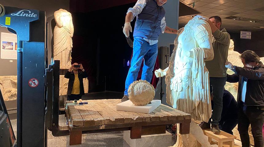 ABD'den getirildi! "Tetrarkh heykel başı" yeniden g&ouml;vdesiyle buluştu