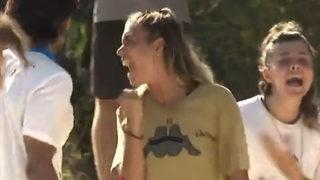 Survivor'da şoke eden şiddet olayı sonrası sosyal medya ayağa kalktı! Demet Akalın'dan diskalifiye çağrısı geldi