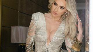 Hadise yeni şarkısı Feryat'ı küvette üstsüz pozla duyurdu