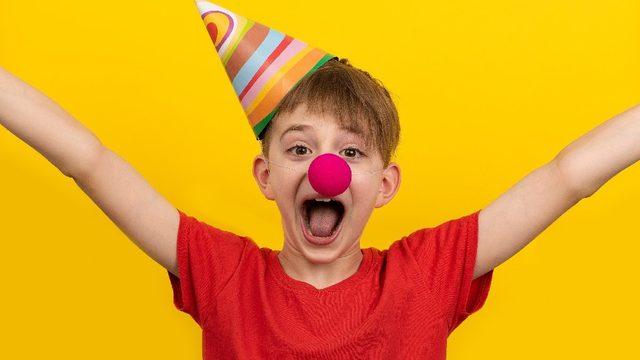 1 NİSAN ŞAKALARI 2023: En yeni, en eğlenceli ve en komik okulda, iş yerinde ve evde yapılabilecek 1 Nisan şakaları! Güldürme garantili