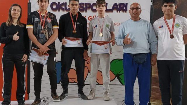 Aydınlı öğrenciler Türkiye finallerine katılmaya hak kazandı