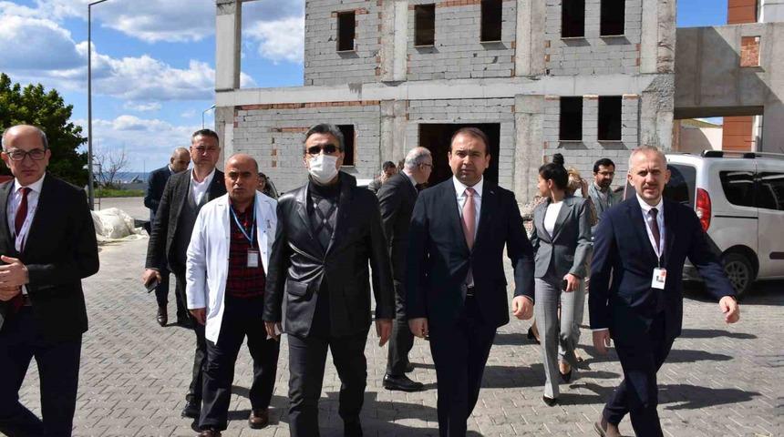 Kuşadası Devlet Hastanesi Diyaliz Merkezi’nde çalışmalar devam ediyor