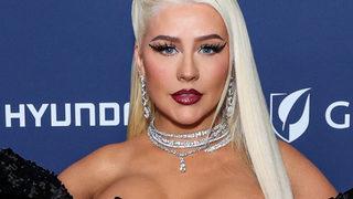 Christina Aguilera'dan iddialı seçim! Göğüsleri elbiseden taştı