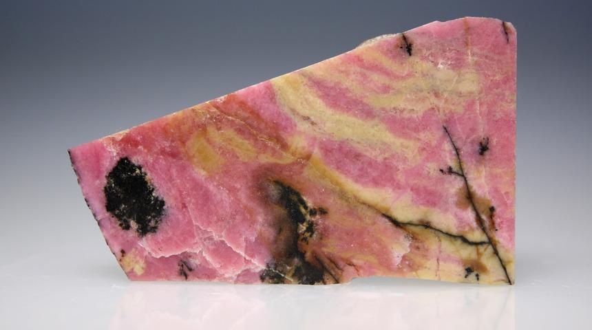 Rodonit taşı faydaları nelerdir, gerçek rodonit taşı nasıl anlaşılır? Rodonit taşı özellikleri nelerdir, ne işe yarar?