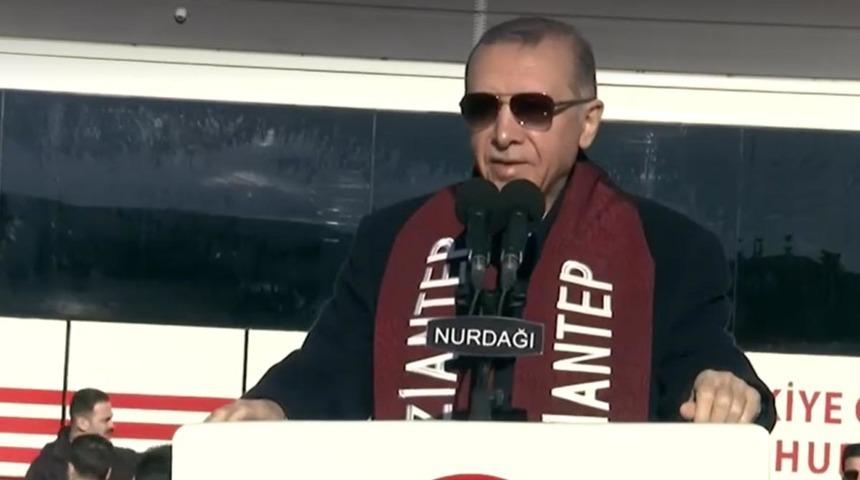 Erbakan ve Bahçeli de orada! 'YSK suratlarına vurdu mu?' diyerek seslendi... Erdoğan'dan Antep'te 'AYM' çıkışı: Yolunuz açık olsun