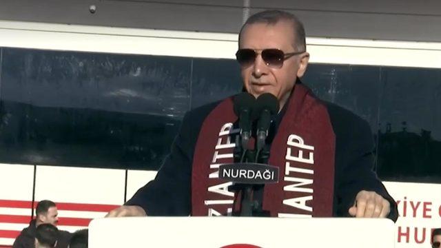 Erbakan ve Bahçeli de orada! 'YSK suratlarına vurdu mu?' diyerek seslendi... Erdoğan'dan Antep'te 'AYM' çıkışı: Yolunuz açık olsun