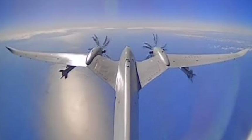 Bayraktar AKINCI TİHA'dan bir başarı daha! 140 kilometre mesafedeki hedefi tam 12'den vurdu