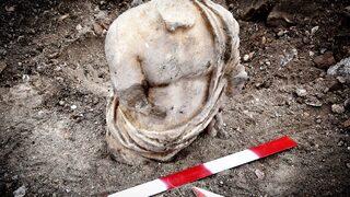 İstanbul’un göbeğinden Polieuktos kazıları! Yeni heykelleri “Günün en heyecan verici haberi” diyerek duyurdu