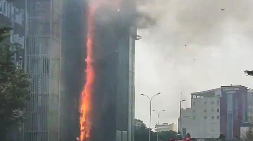 İstanbul'da iş merkezinde yangın! Alevler sardı... Çok sayıda ekip sevk edildi