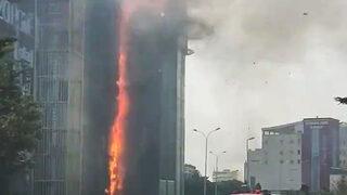 İstanbul'da iş merkezinde yangın! Alevler sardı... Çok sayıda ekip sevk edildi