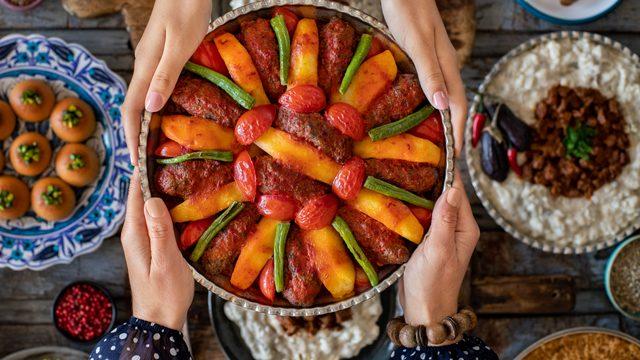 Fırında İzmir köfte tarifi! Mis gibi kokusu tüm evi saracak